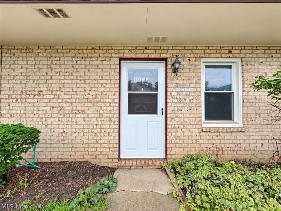 4245 Bennington Boulevard, Brunswick, OH 44212 - #3