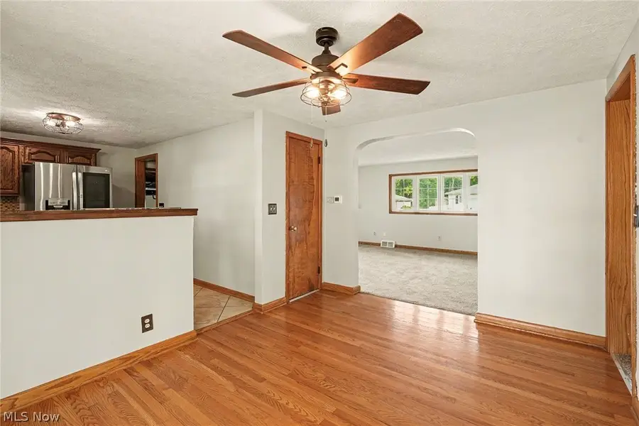 811 Leecrest Nw Street, Massillon, OH 44646 - #3