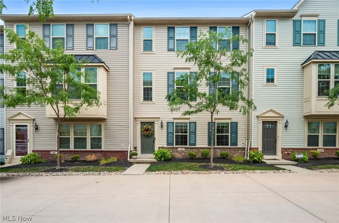 1385 Annette Court, Lakewood, OH 44107 - #1