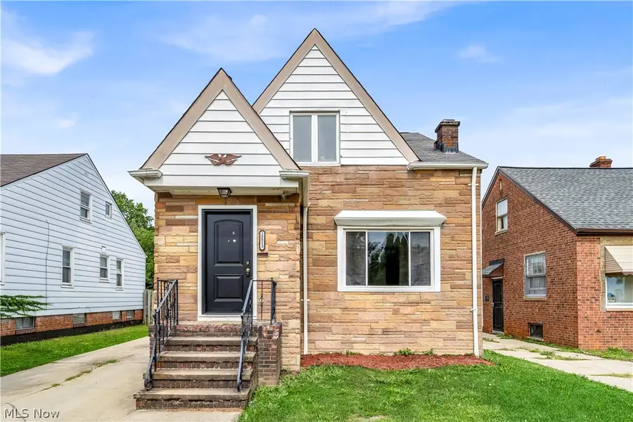 10813 Vernon Avenue, Garfield Heights, OH 44125 - #2