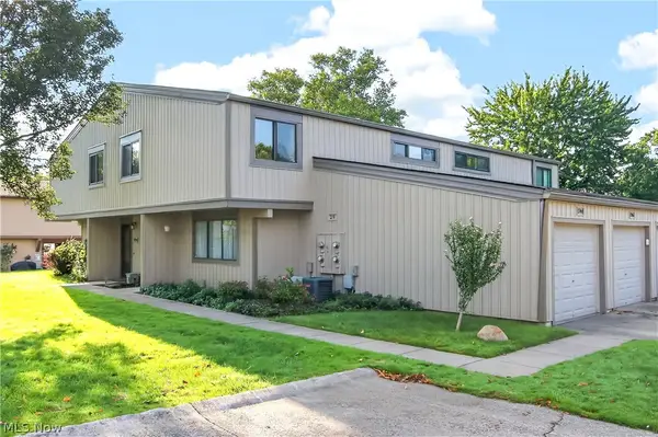 11746 Harbour Light Drive, North Royalton, OH 44133