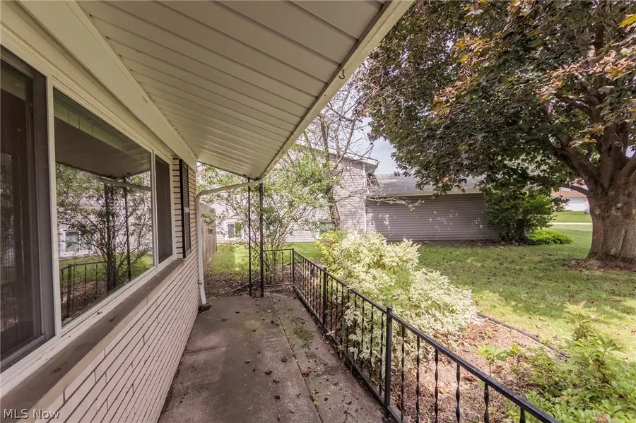 25100 Arlington Lane, North Olmsted, OH 44070 - #2