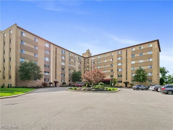 18501 Hilliard Boulevard #317, Rocky River, OH 44116
