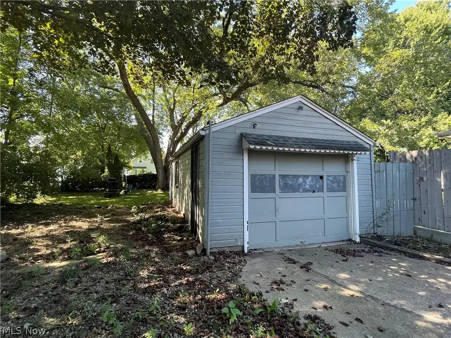 934 Nevin Street, Akron, OH 44310 - #3
