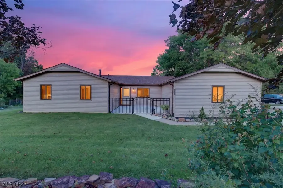 19029 Hunters Pointe Drive, Strongsville, OH 44136 - #2