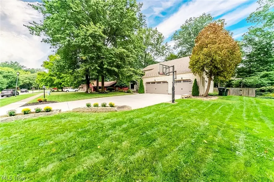 427 Armour Road, Avon Lake, OH 44012 - #3