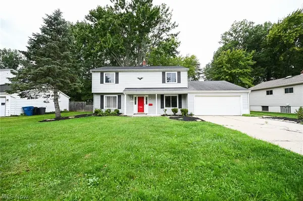 6752 Crestwood Lane, Olmsted Twp, OH 44138