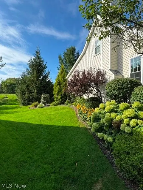 90 W Stonebrooke Drive, Chagrin Falls, OH 44022 - #2