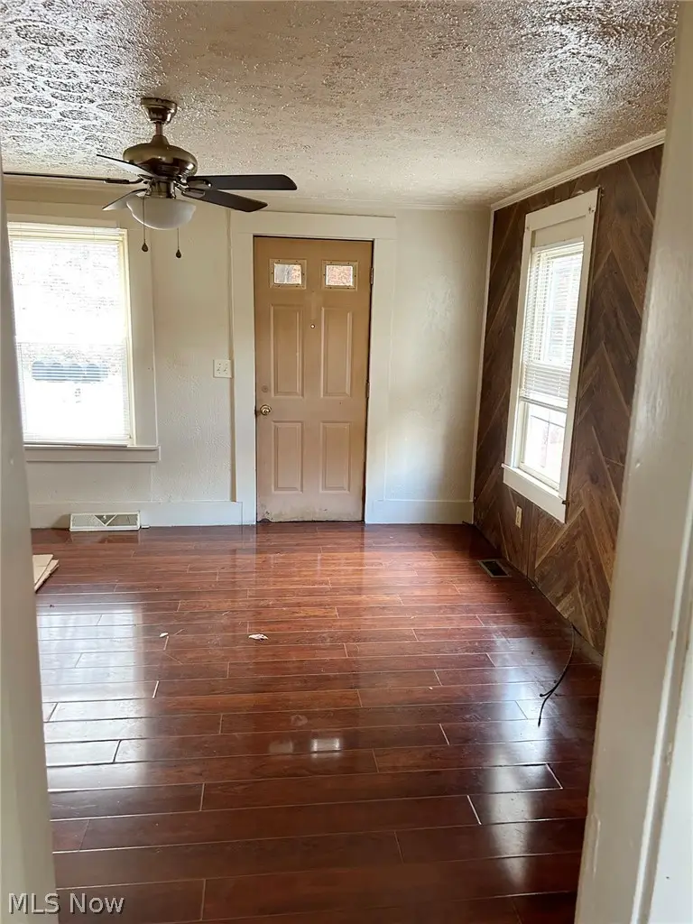6813 Superior Se Road, Uhrichsville, OH 44683 - #3