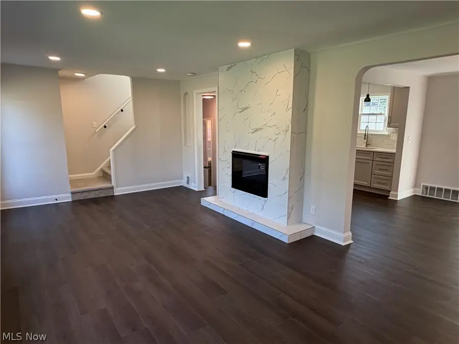 17012 Eldamere Avenue, Cleveland, OH 44128 - #2