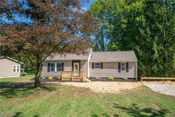 12800 Redwood Nw Avenue, Uniontown, OH 44685