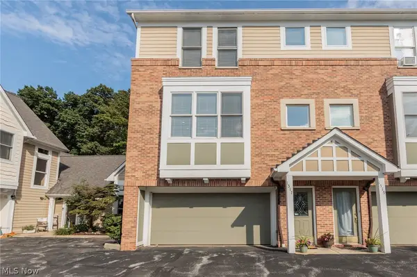1517 Huntington Lane #1517, Cleveland Heights, OH 44118