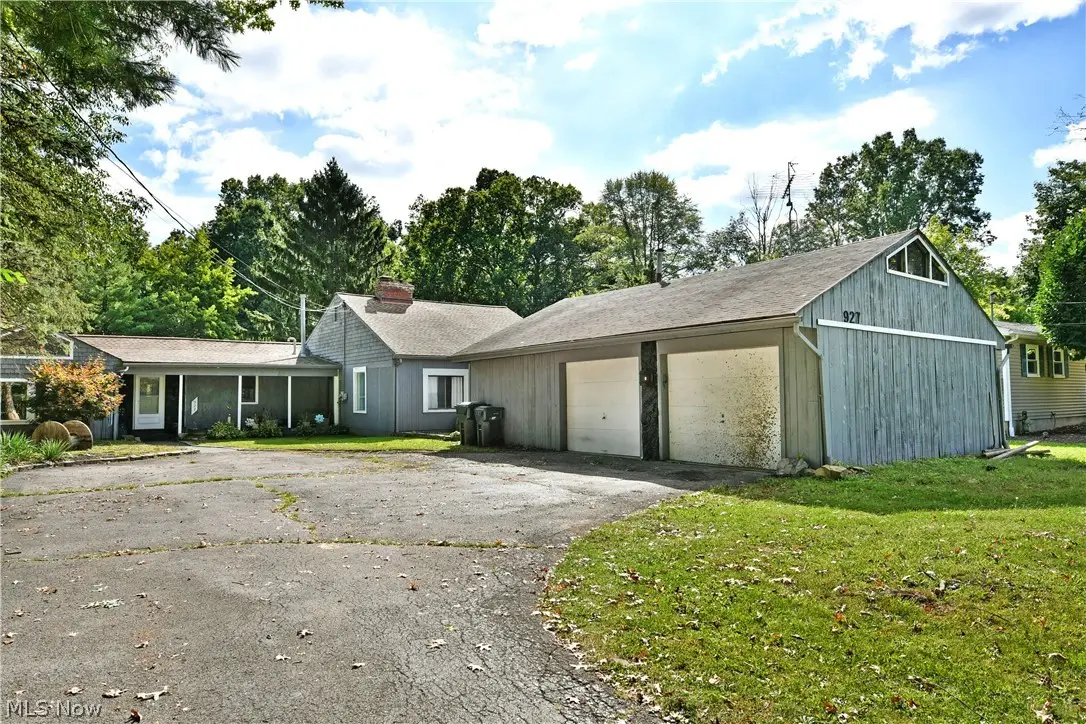 927 Howland Wilson Se Road, Warren, OH 44484 - #1