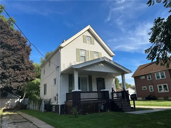 3961 E 53rd Street, Newburgh Heights, OH 44105