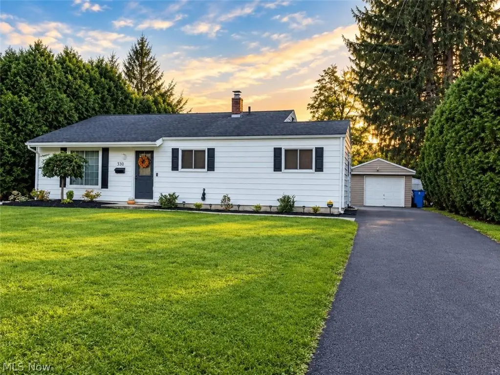 330 Cynthia Drive, Chardon, OH 44024 - #1