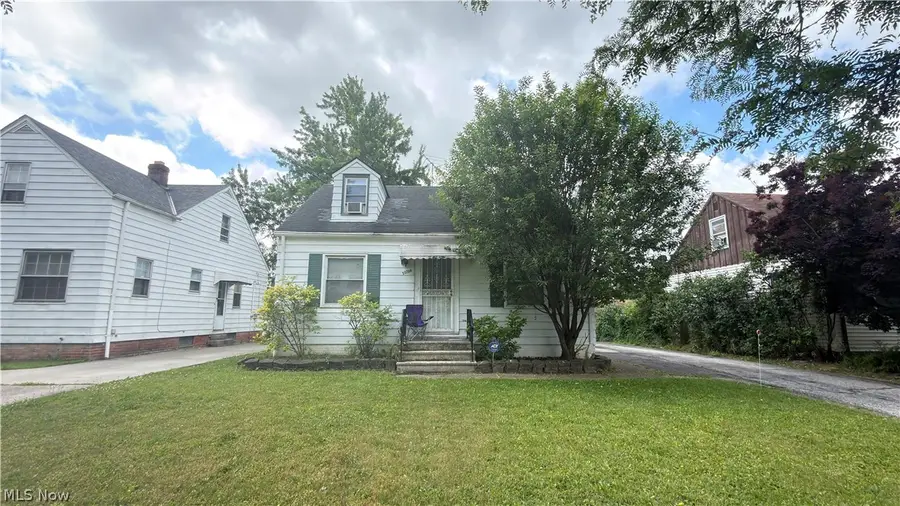 20706 Raymond Street, Maple Heights, OH 44137 - #2