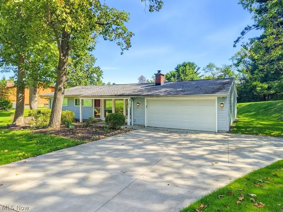 7817 Cambridge Drive, Brecksville, OH 44141 - #3