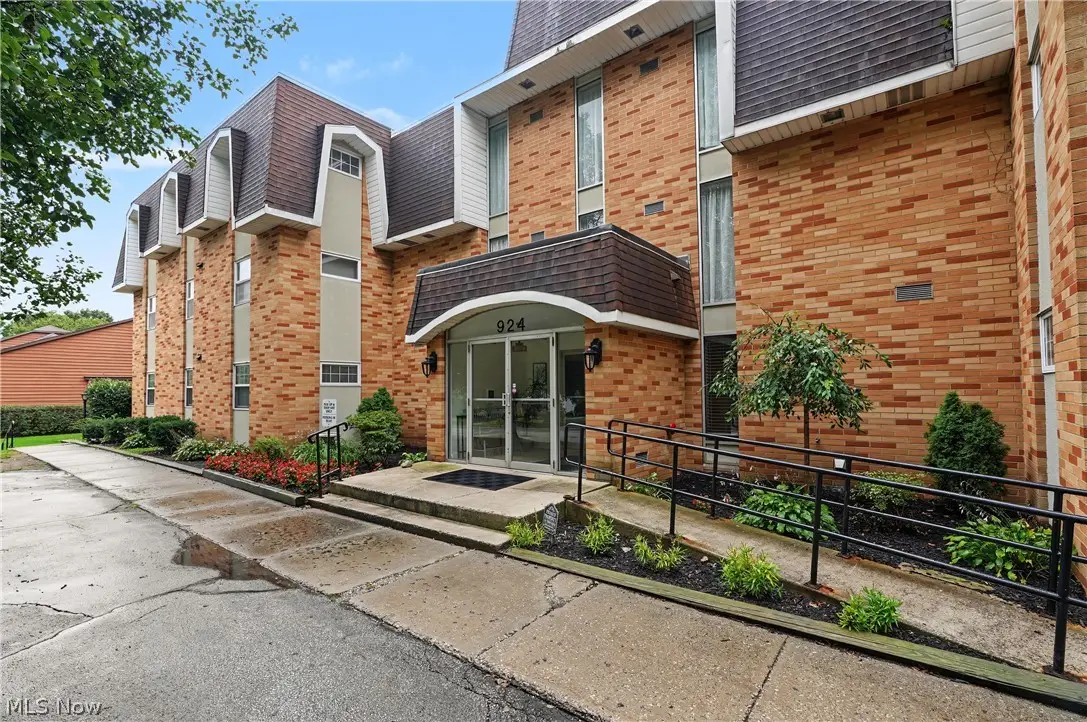 924 Memorial Parkway #104, Akron, OH 44303 - #1