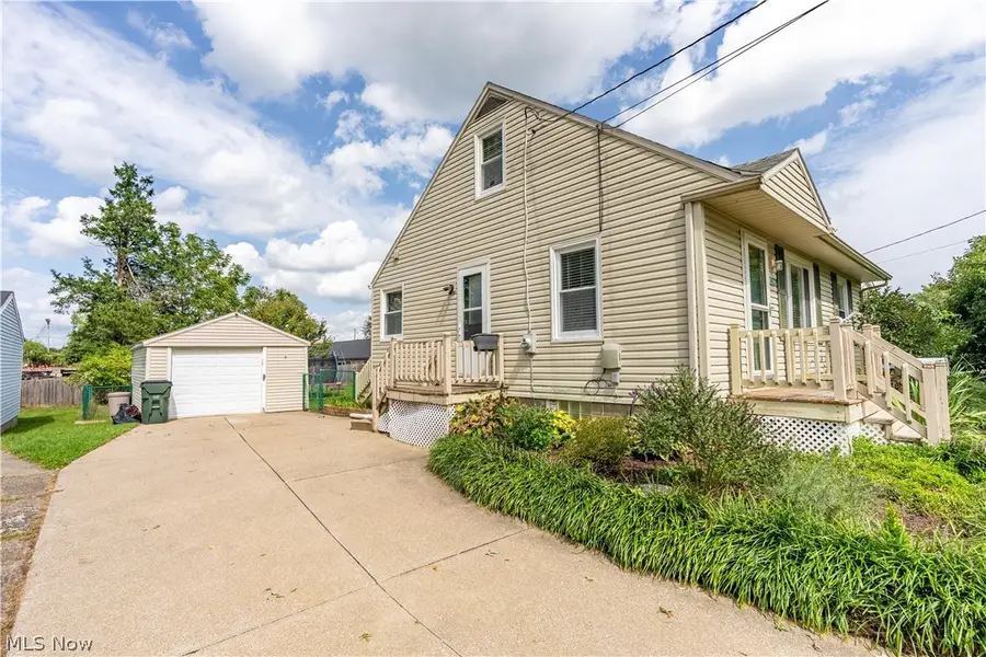 2909 33rd Ne Street, Canton, OH 44705 - #2
