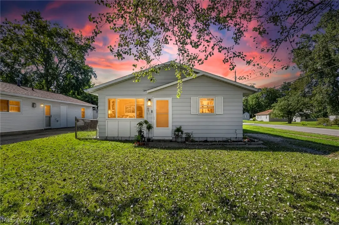 301 Warden Avenue, Elyria, OH 44035 - #1