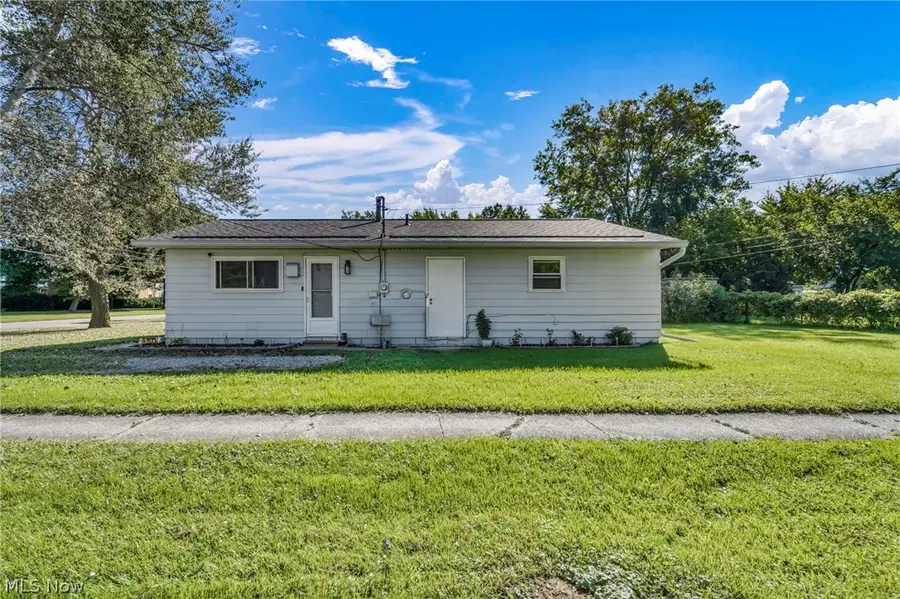 301 Warden Avenue, Elyria, OH 44035 - #3