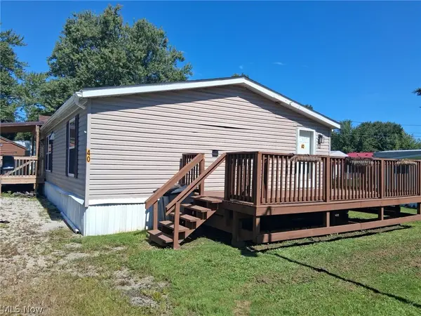 40 Silver Pond Drive, Apple Creek, OH 44606