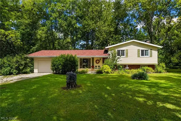 8910 Crackel Road, Chagrin Falls, OH 44023