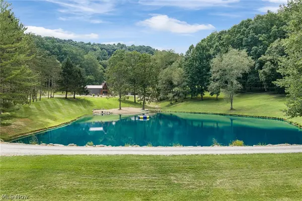 6150 Mills Se Drive, Uhrichsville, OH 44683