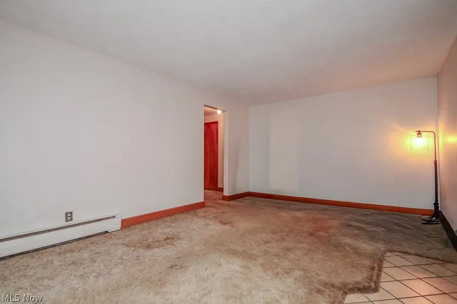 944 Larkridge Avenue, Youngstown, OH 44512 - #3