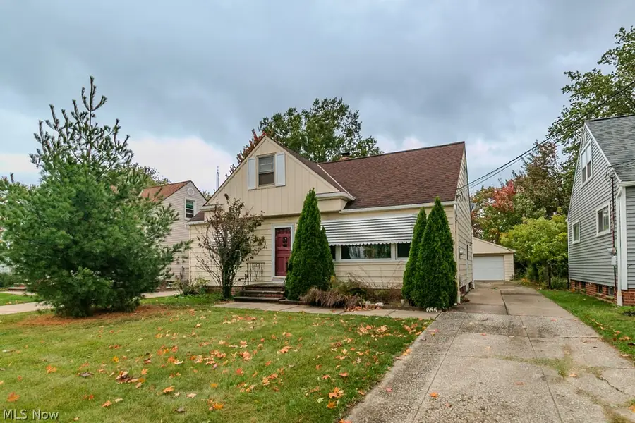 655 E 305th Street, Willowick, OH 44095 - #3