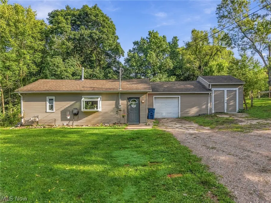 11451 Lloyd Nw Street, Canal Fulton, OH 44614 - #2