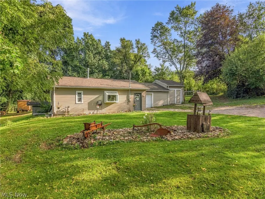11451 Lloyd Nw Street, Canal Fulton, OH 44614 - #3