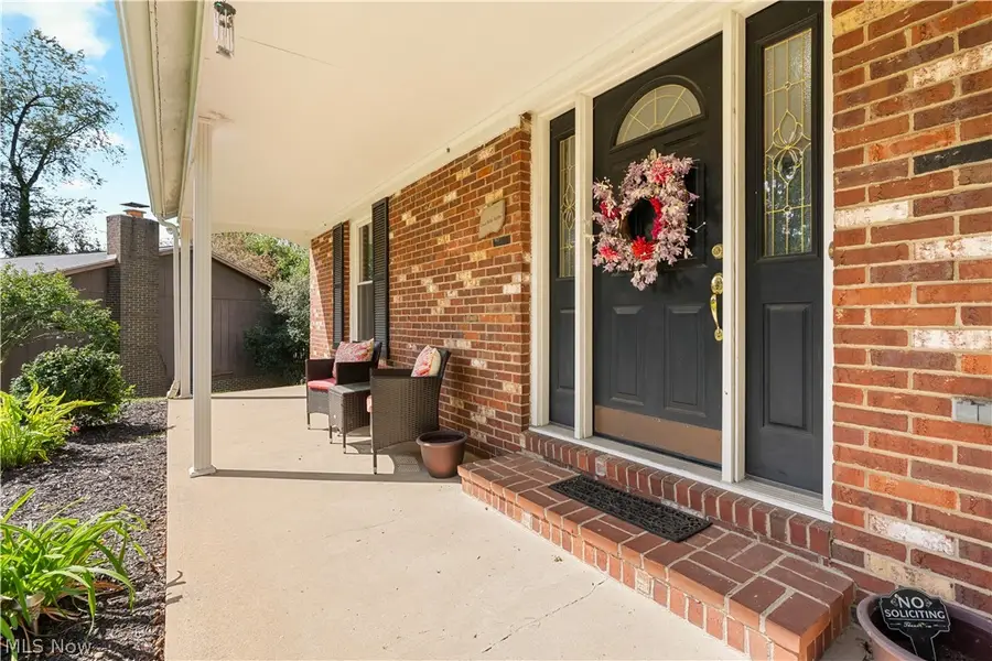 517 Winston Ne Avenue, North Canton, OH 44720 - #2