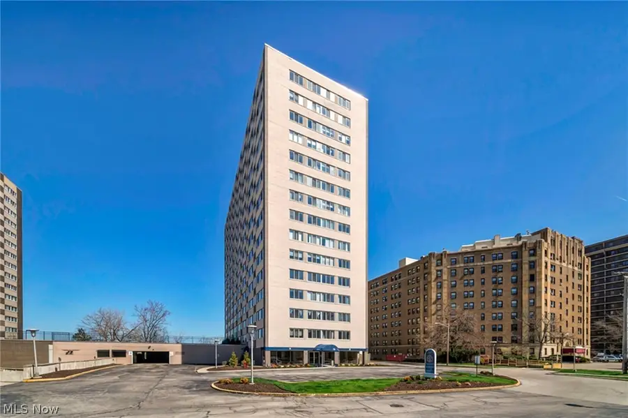 12520 Edgewater Drive #901, Lakewood, OH 44107 - #3
