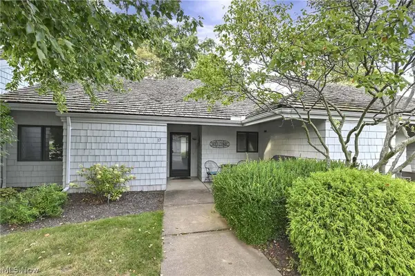 17 Sawmill Creek W Drive, Huron, OH 44839