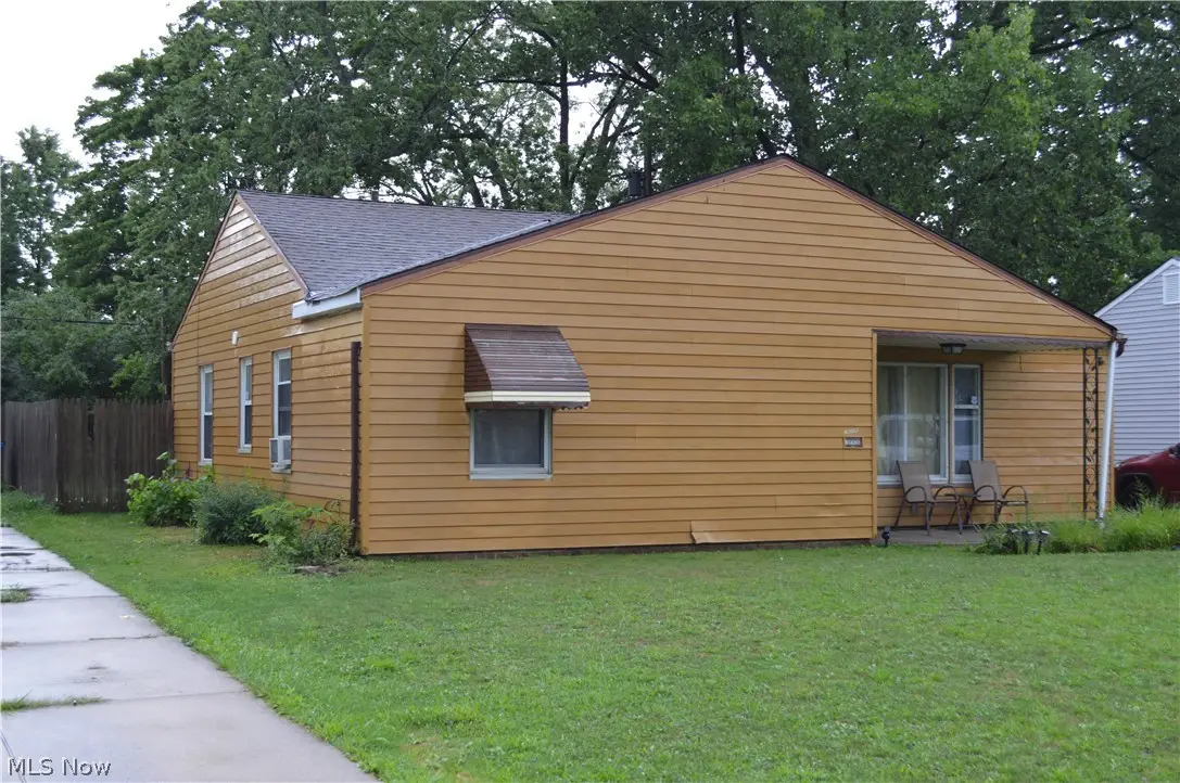 18206 Kares Avenue, Cleveland, OH 44122 - #1