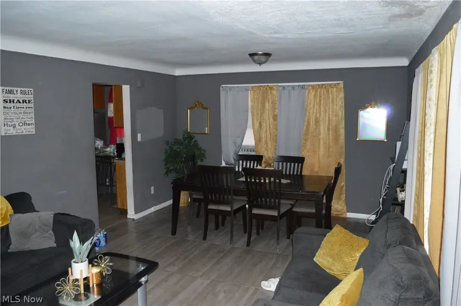 18206 Kares Avenue, Cleveland, OH 44122 - #2