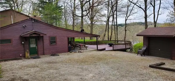 25 Edgewood Drive, Perrysville, OH 44864
