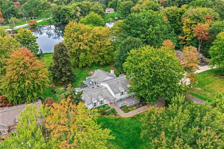 18050 Elliott Drive, Chagrin Falls, OH 44023 - #2