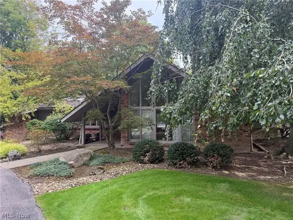 31850 Creekside Drive, Pepper Pike, OH 44124