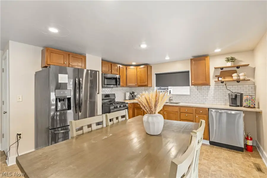 131 Maple Sw Street, Sugarcreek, OH 44681 - #3