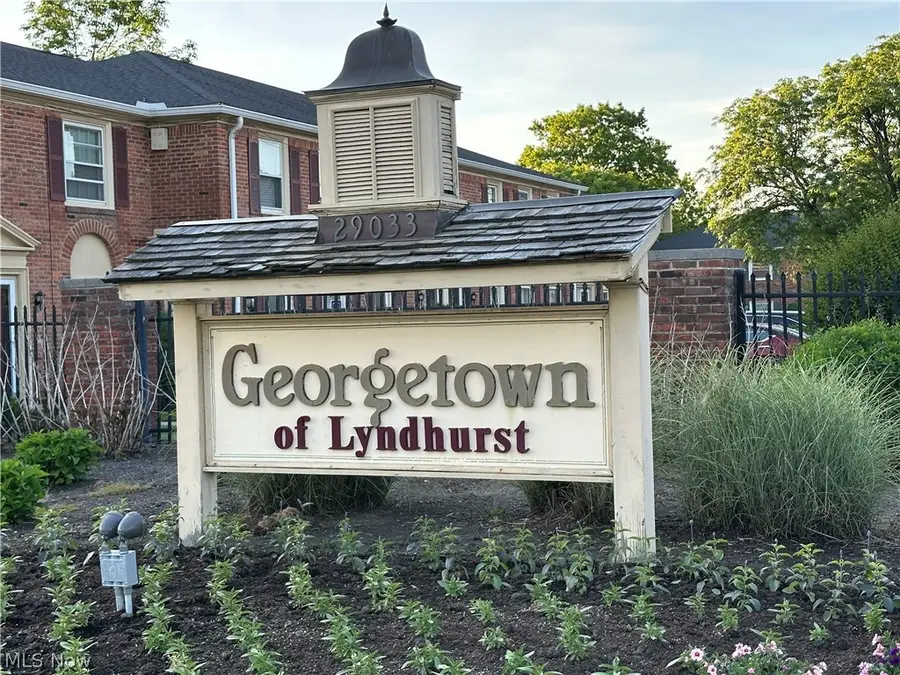 2212 Glouchester Drive, Lyndhurst, OH 44124 - #2