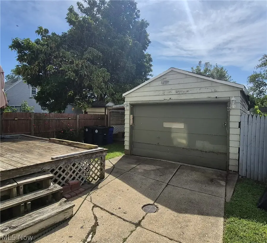 3917 Mapledale Avenue, Cleveland, OH 44109 - #3