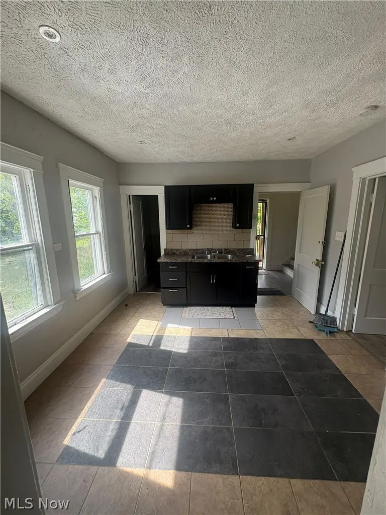 2926 E 123rd Street, Cleveland, OH 44120 - #3