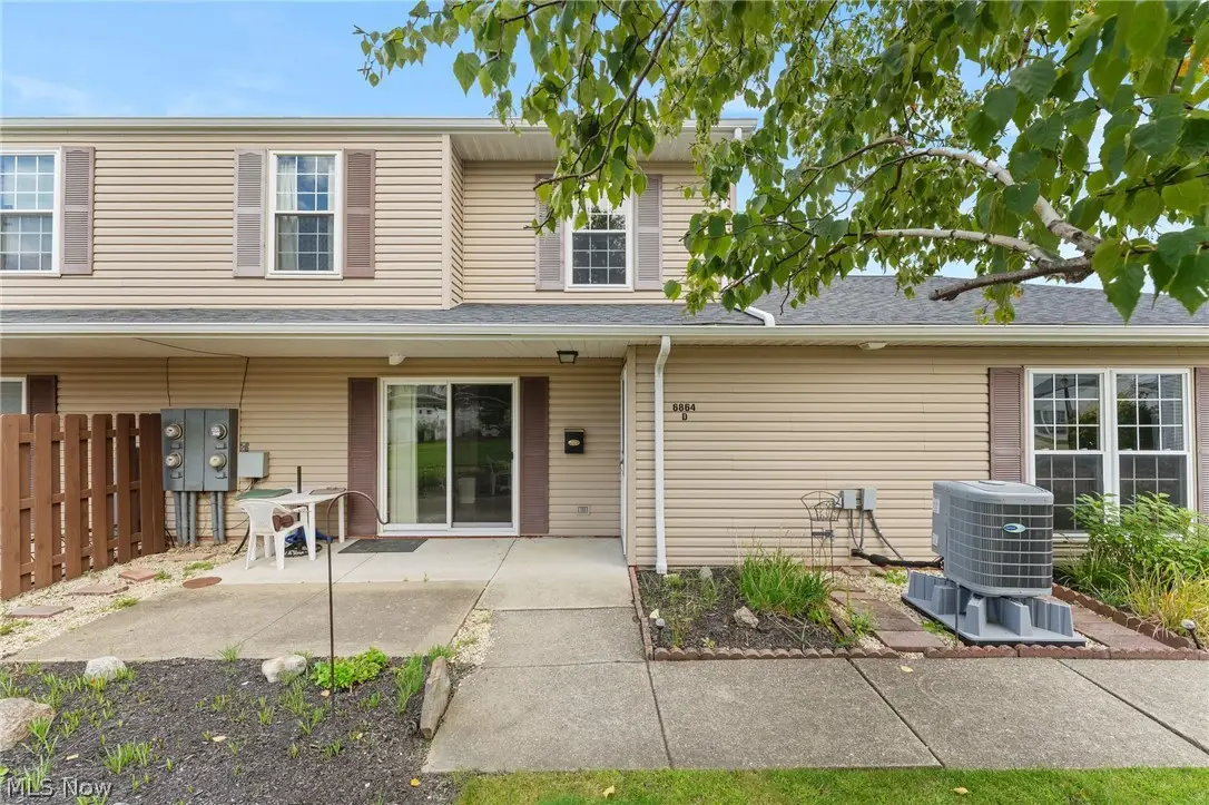 6864 Beacon Drive, Mentor, OH 44060 - #1