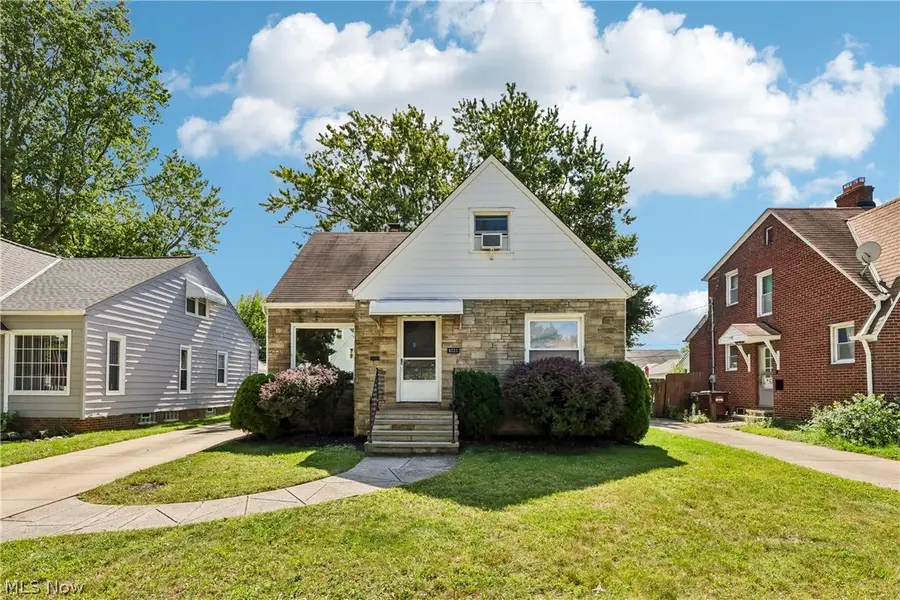 8223 Manorford Drive, Cleveland, OH 44129 - #2