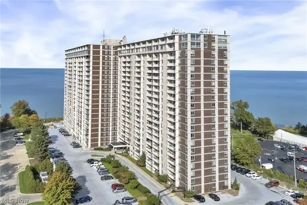 12900 Lake Avenue #1506, Lakewood, OH 44107