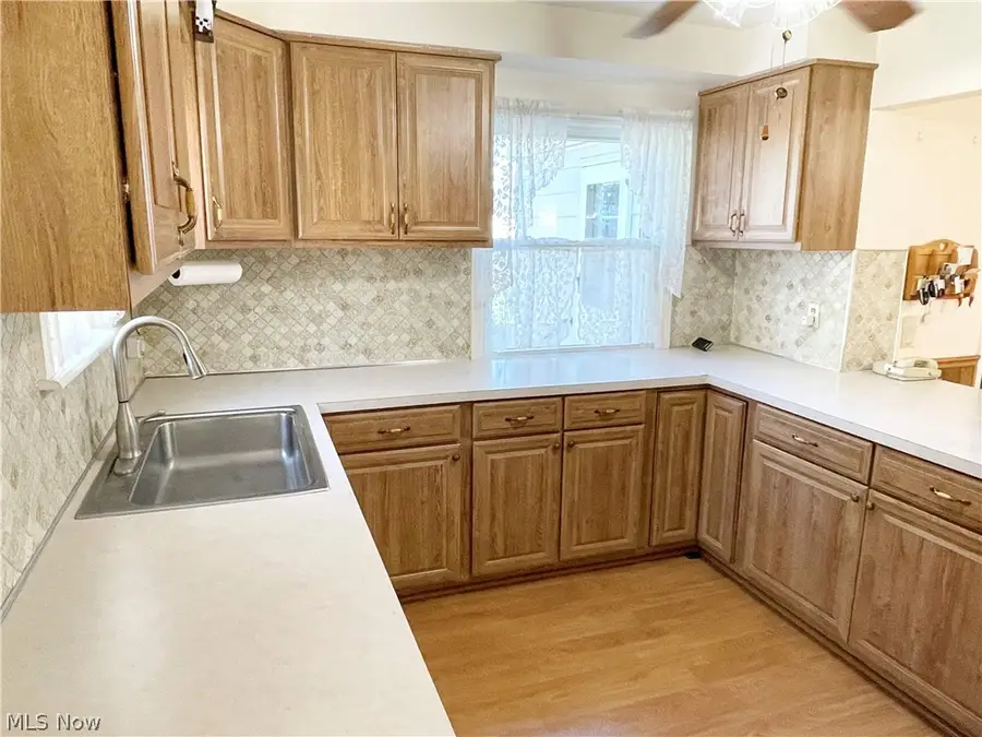 1661 Byron Drive, Mayfield Heights, OH 44124 - #2