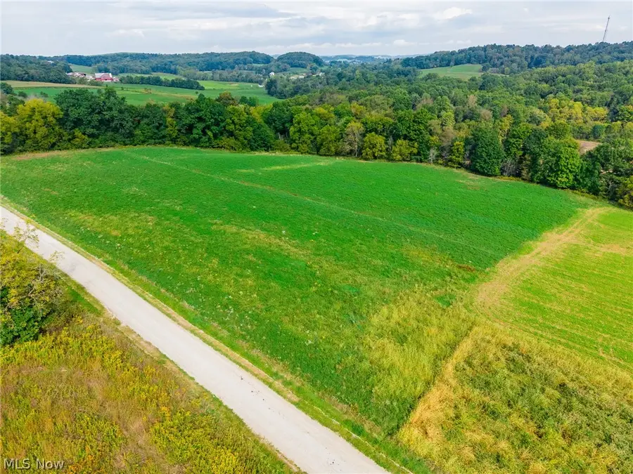 Foxfield Sw Street, Navarre, OH 44662 - #2