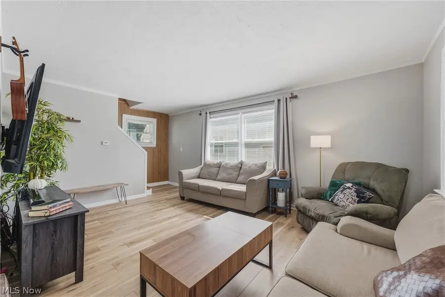 1372 Roslyn Sw Avenue, Canton, OH 44710 - #3